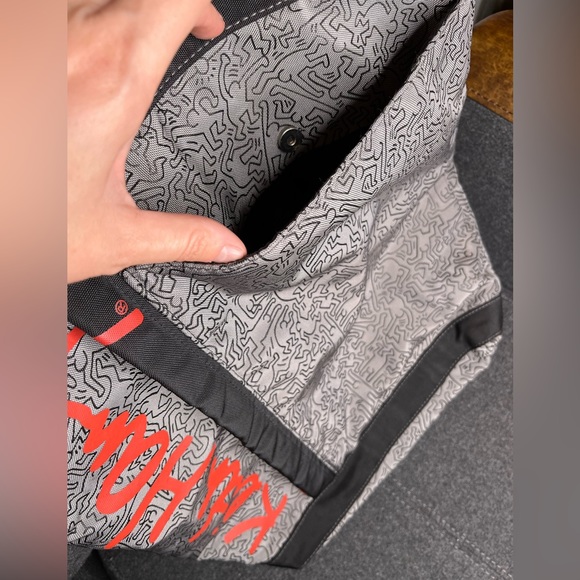 Keith Haring Art Bag - Picture 6 of 15